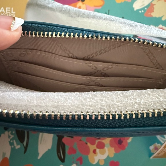 BNWT 🌟 👜 Michael Kors Jet Set Medium Wristlet – Dark Mountain - Picture 6 of 8